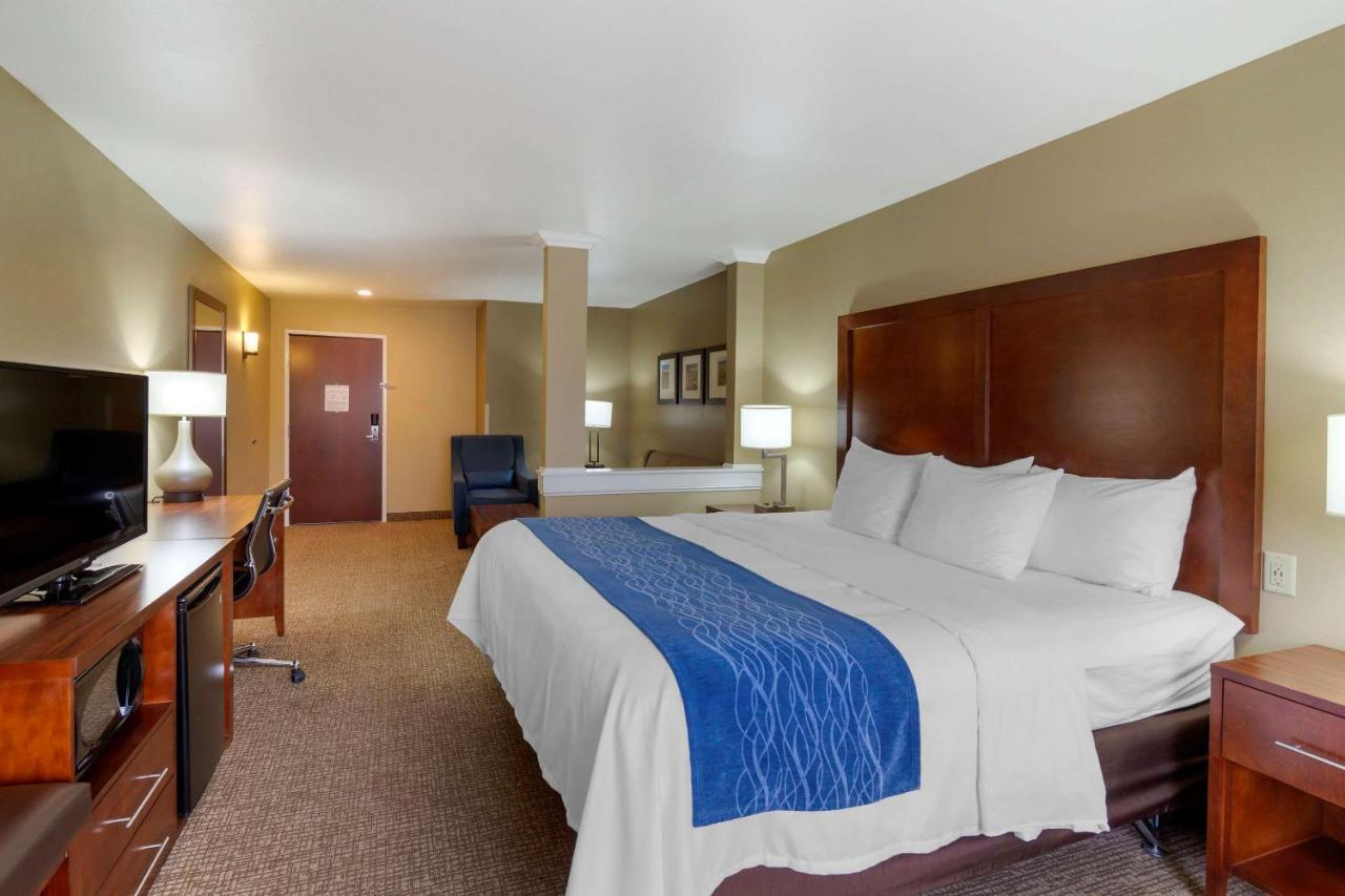 Comfort Inn & Suites Mandan - Bismarck Exterior foto