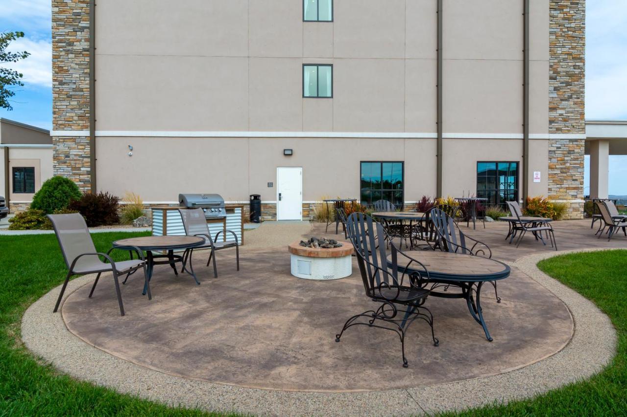Comfort Inn & Suites Mandan - Bismarck Exterior foto