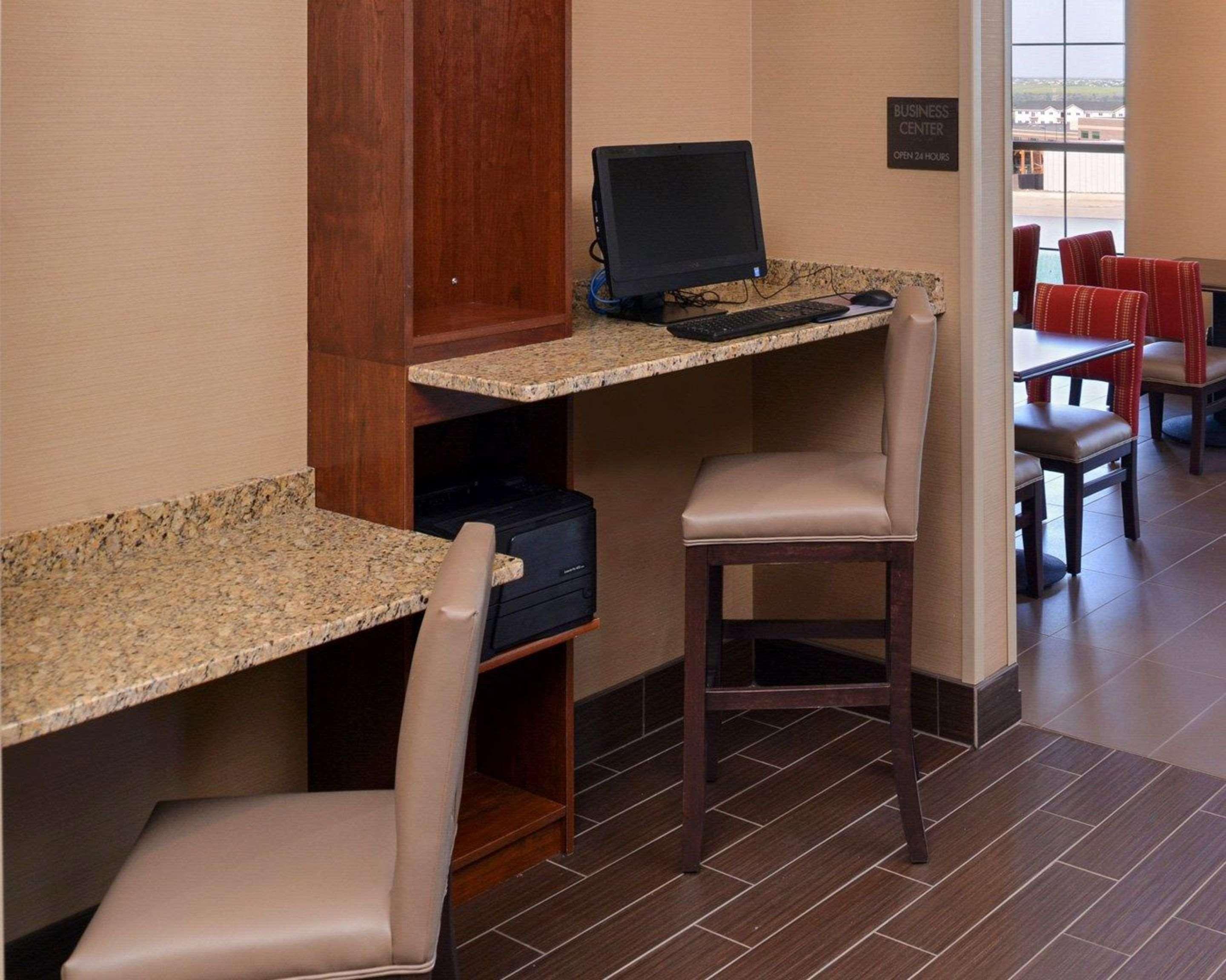 Comfort Inn & Suites Mandan - Bismarck Exterior foto